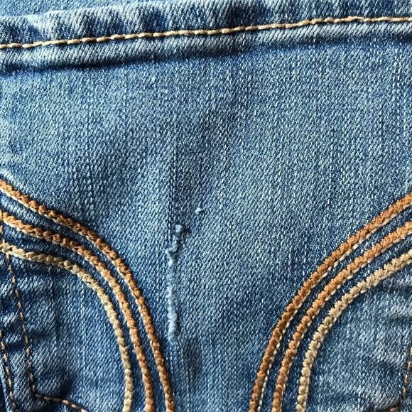 Hollister Jeans with Holes Distressed Straight Leg Size 5R - Picture 8 of 9